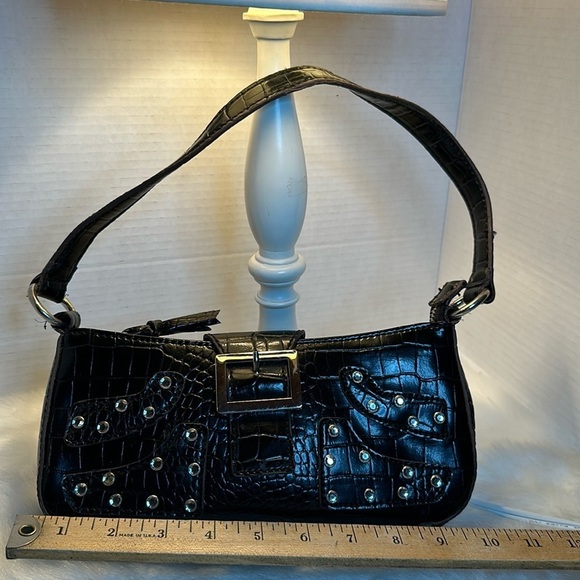 So…(so real so right)black faux alligator vintage shoulder bag w/ rhinestones - Picture 1 of 7